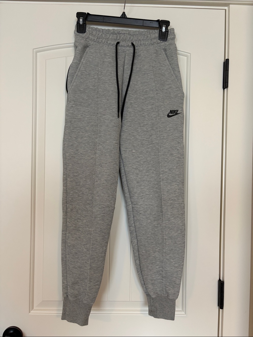 Like New - Nike Tech Fleece Light Gray Mid Rise Jogger Sweatpants -XS